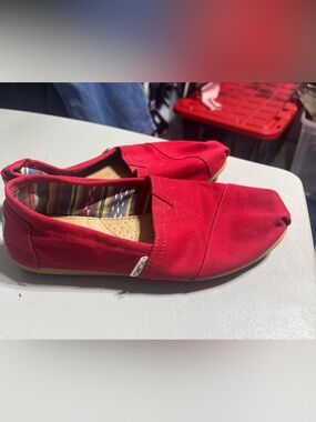 TOMS Classic Alpargata Red Canvas Slip On Shoes Women’s Size 7